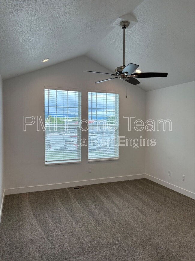 Building Photo - 618 W Cozy Ln