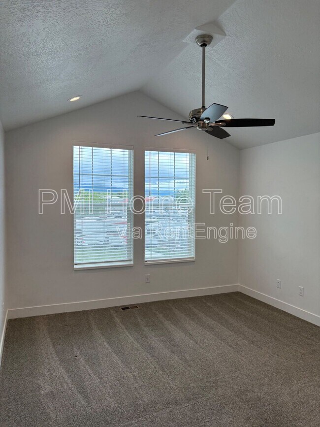 Foto del edificio - 618 W Cozy Ln