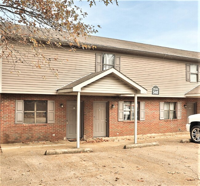 Foto del edificio - Charming South Campus Place Townhome!