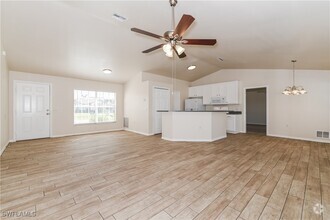 Building Photo - 2908 SW 16th Pl