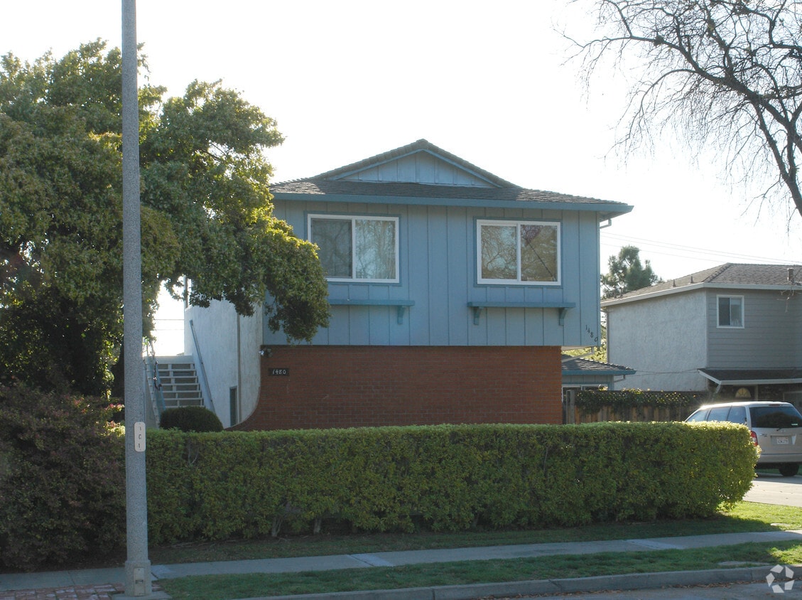 Building Photo - 1480-1482 Falcon Ct