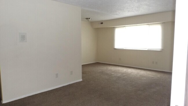 Building Photo - 809 Silver Meadows Blvd