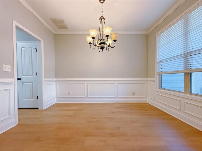 Foto del edificio - 636 Royal Crest Ct