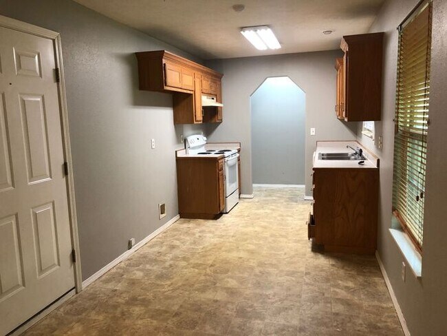 Foto del edificio - Super clean home located in Springfield. L...