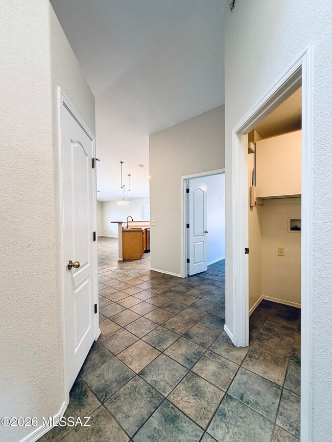 Building Photo - 2875 W Simplicity Dr