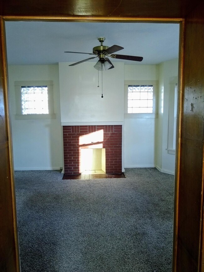 Building Photo - 1601 Ridge Ave