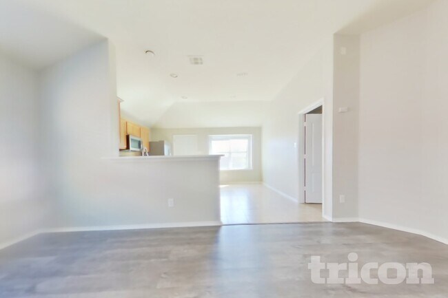 Foto del edificio - 6400 Stone Lake Dr