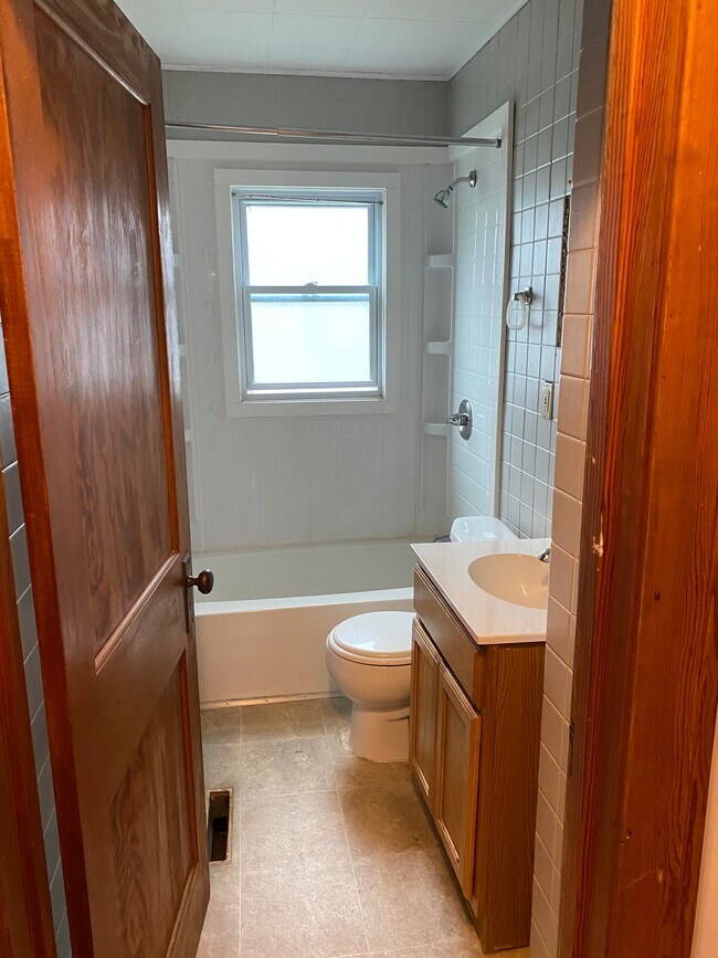 Foto del edificio - 1321 Baker St