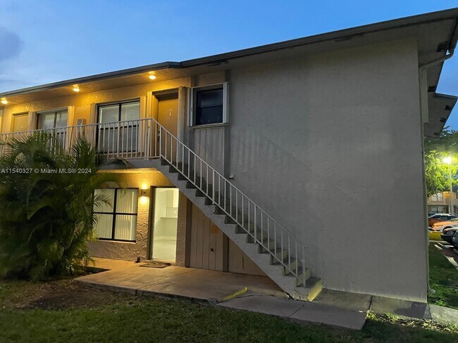 Foto del edificio - 15354 SW 72nd St
