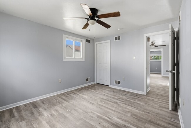 Building Photo - Modern 2 bedroom home in Carnegie available now!