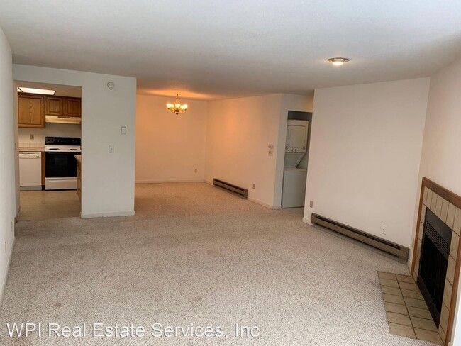 Building Photo - 2 br, 1 bath House - 4106 Factoria Blvd SE...