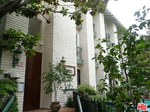 Building Photo - 502 San Vicente Blvd