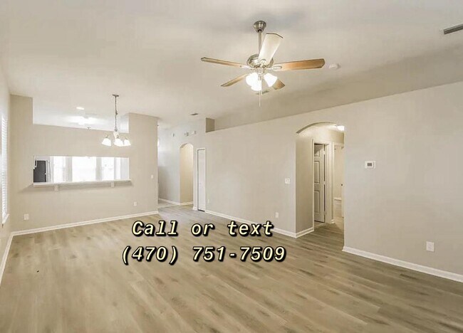 Building Photo - 10813 Campus Heights Ln