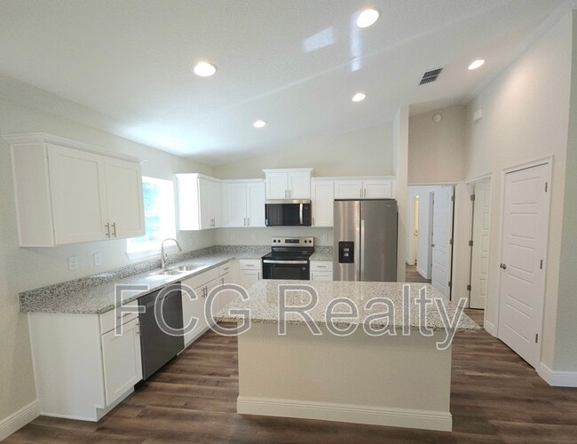 Foto del edificio - 438 Locust Rd