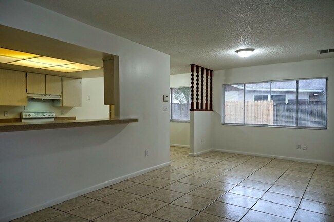 Foto del edificio - House with separate apartment