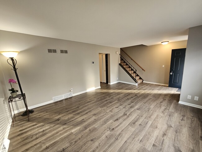 Building Photo - W156N10926 Catskill Ln