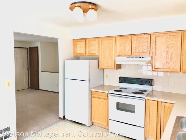 Building Photo - 2 br, 1 bath Apartment - 533 E Sanson