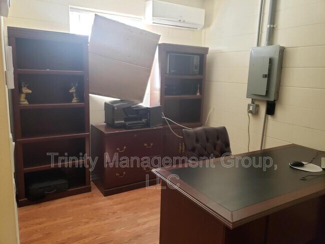 Foto del edificio - 10264 Spring Hill Dr