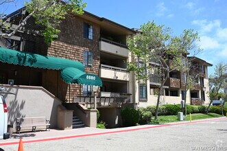 Building Photo - 8880 Villa La Jolla Dr