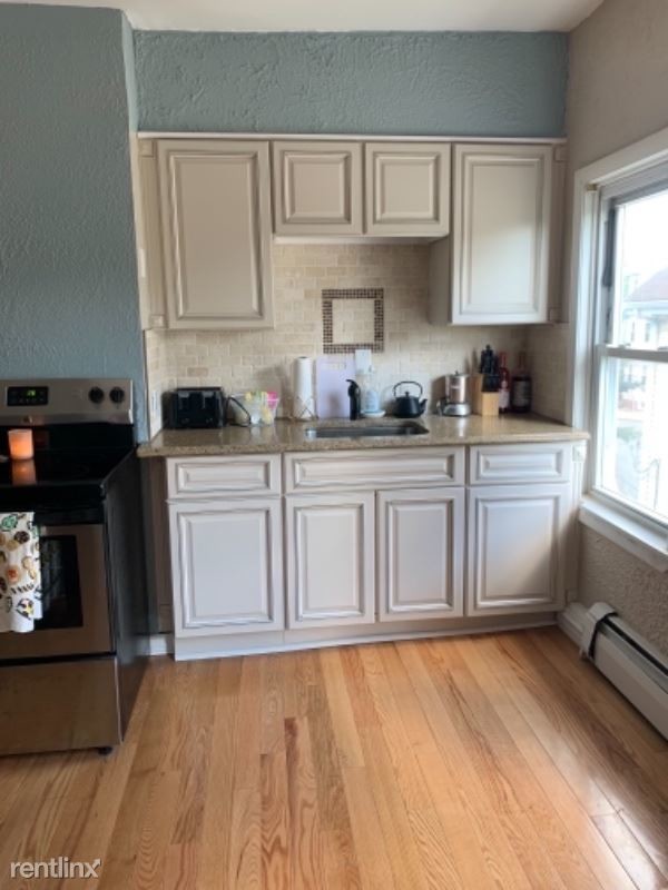 Building Photo - 2 br, 1 bath Apartment - 71 Ridge St 3 Unit 3