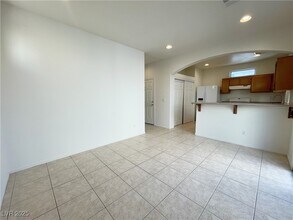 Building Photo - 1838 Versante Ave