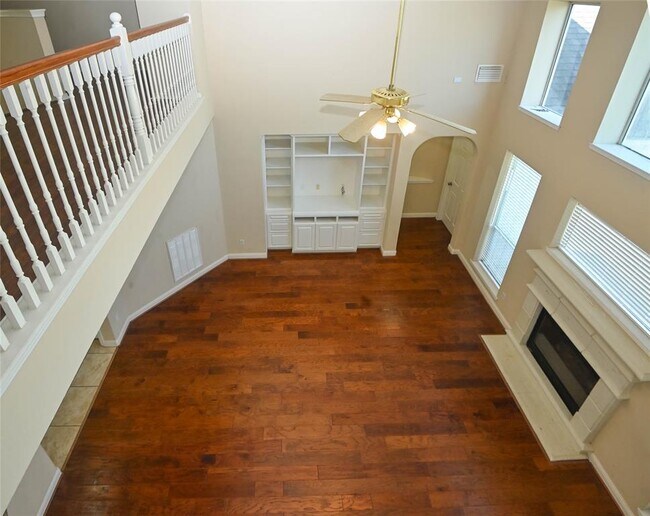 Foto del edificio - 8707 Westbrook Forest Dr