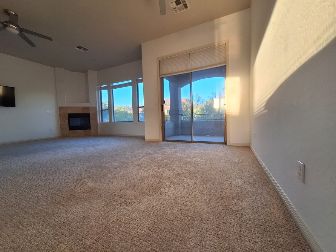 Foto del edificio - 16420 N Thompson Peak Pky