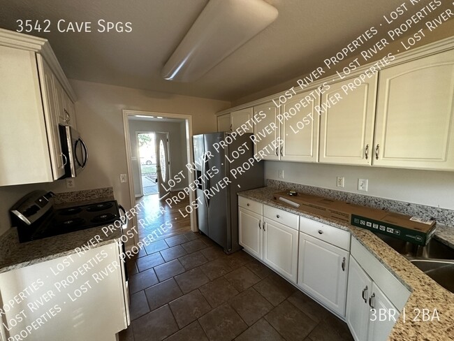 Foto del edificio - 3542 Cave Springs Ave