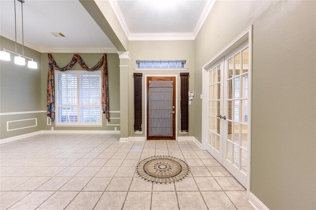 Building Photo - 1819 Misty Oaks Ln