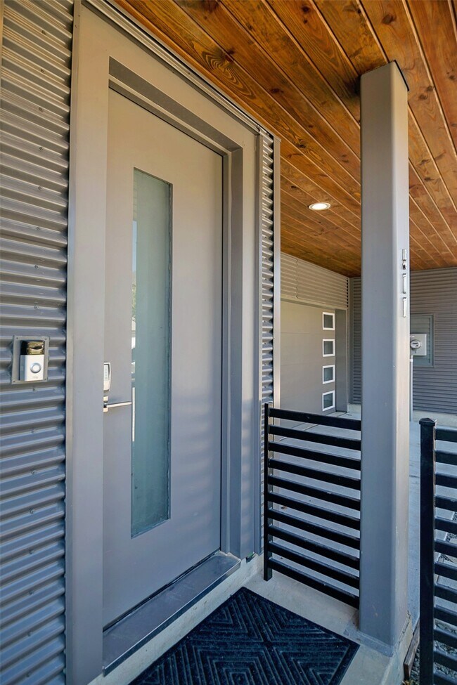 Foto del edificio - 511 Memorial Heights Dr