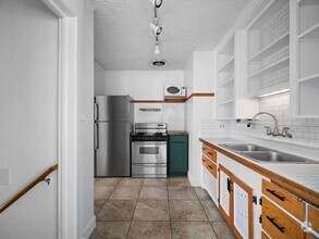 Building Photo - 124 W 29th Ave