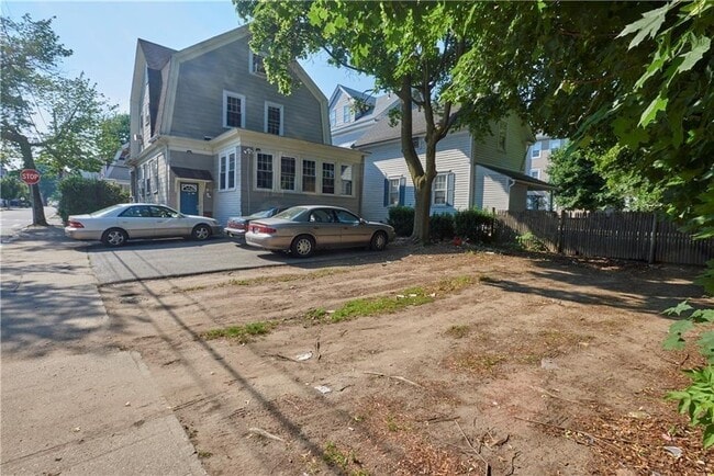 Building Photo - 173 Oakland Ave