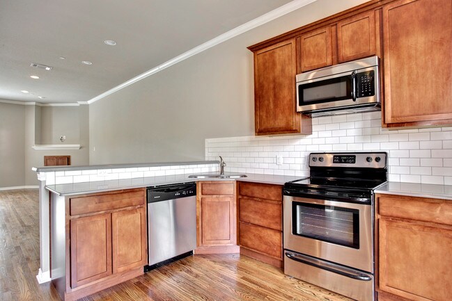 Kitchen - 2800 Lubbock Ave