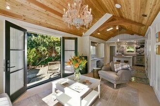 Building Photo - 7-7 Summit Ave