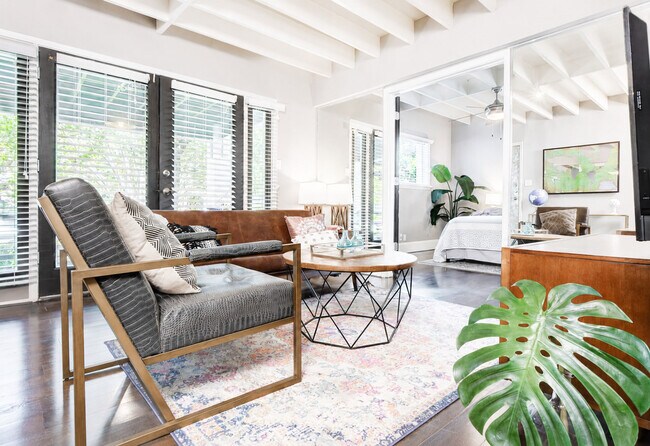 Foto del edificio - 5002 Junius St