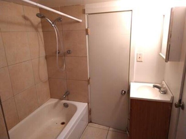 Building Photo - 2803 Monroe Boulevard