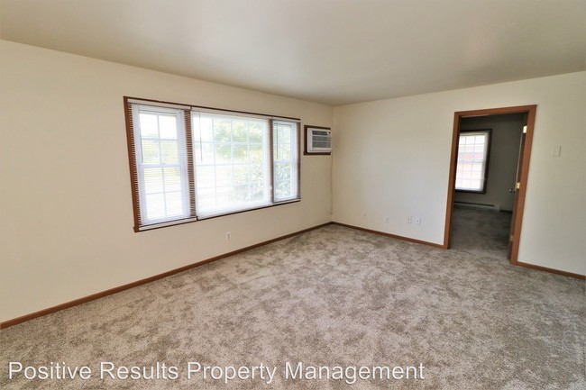 Building Photo - 536 Biester Dr