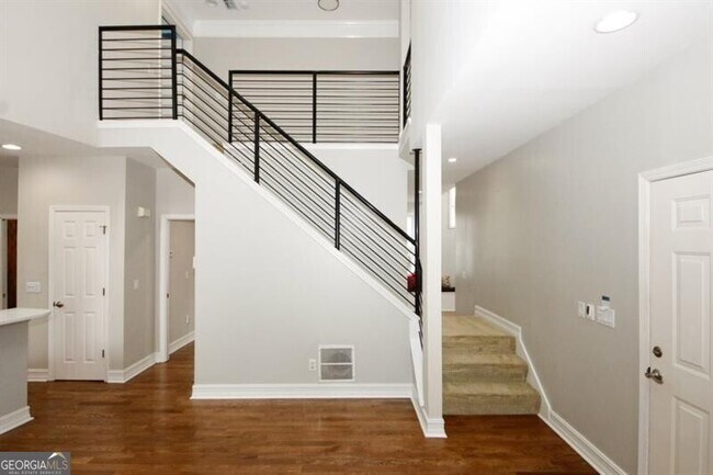 Foto del edificio - 1354 Brookhaven Village Cir NE