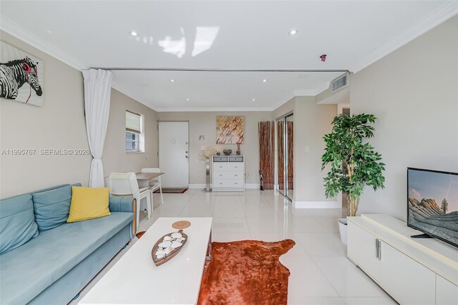 Building Photo - 618 Euclid Ave