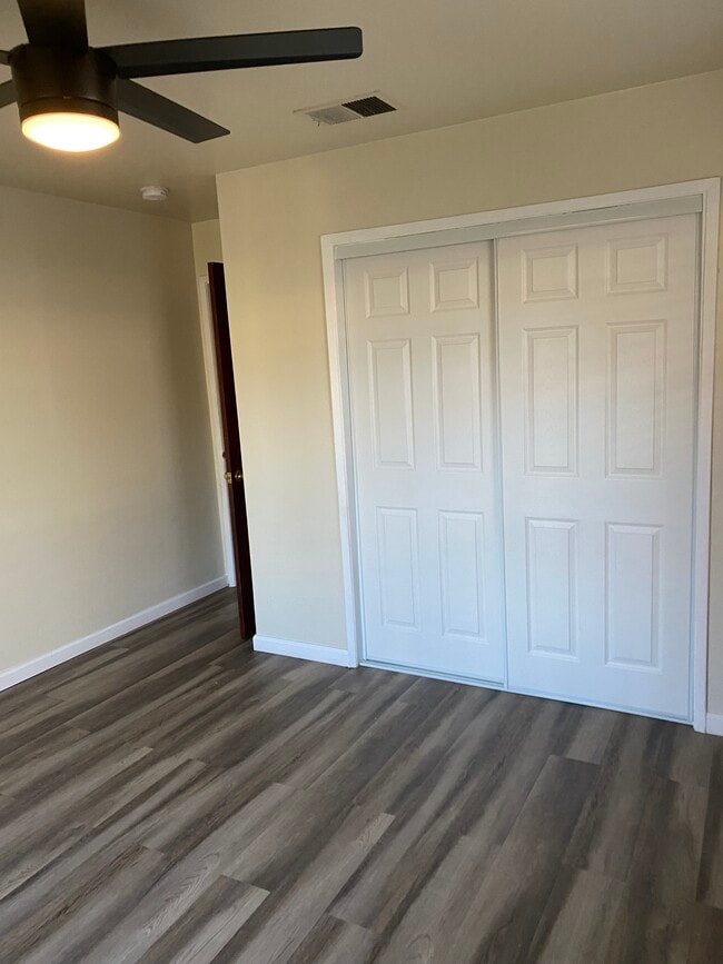 Foto del edificio - 11752 Slater St