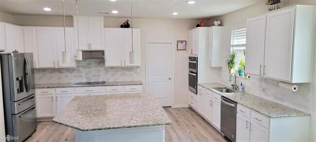 Foto del edificio - 5 br, 3.5 bath House - 533 Weizenbock Lane