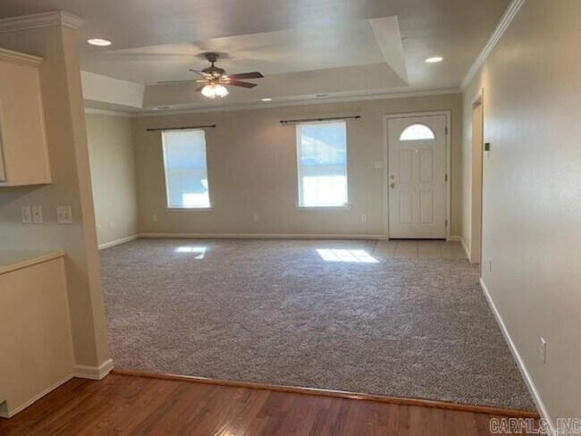 Building Photo - 27 Broadmoor Cir