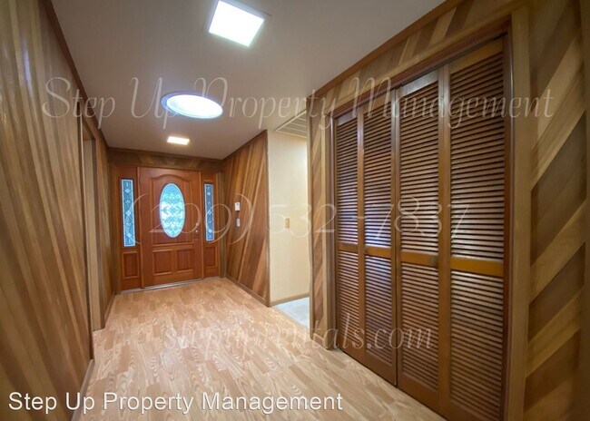 Building Photo - 3 br, 2 bath House - 11221 Racetrack