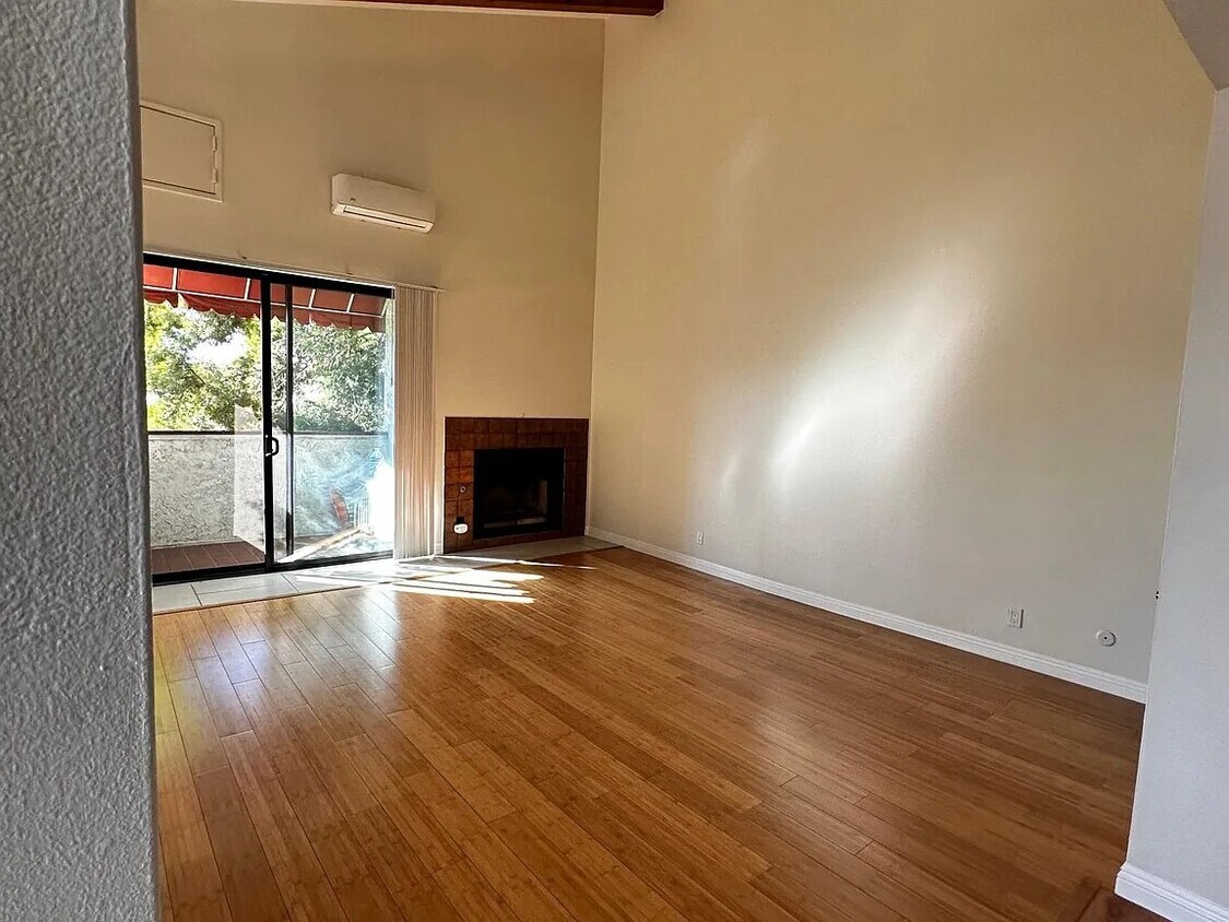 Foto principal - 4542 Coldwater Canyon Ave