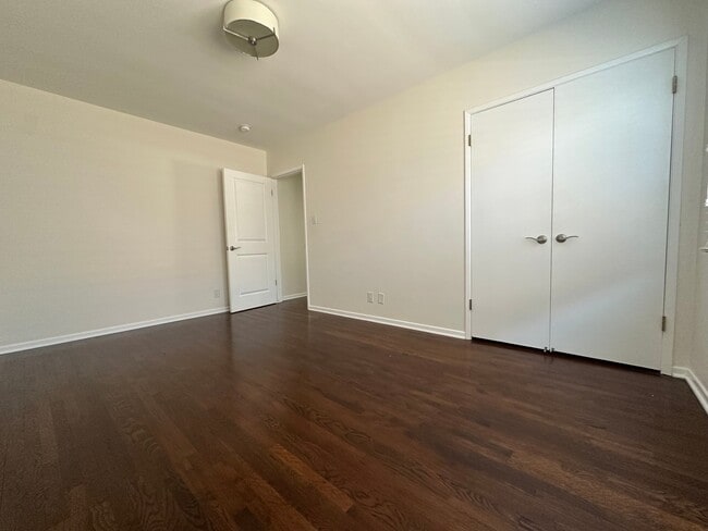 Building Photo - 5921 Cedros Ave
