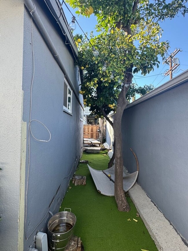 Building Photo - 5309 Comercio Way