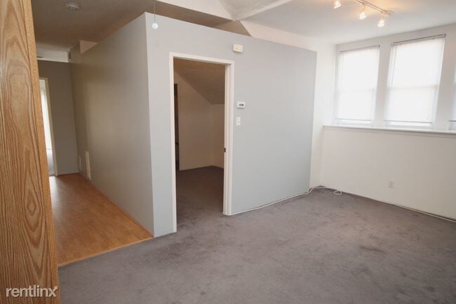 Building Photo - 5711 W Higgins Ave