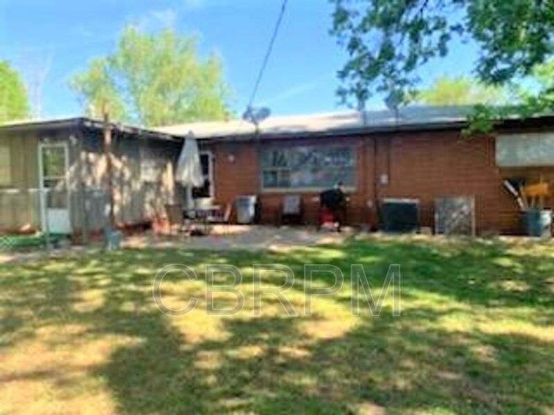 Building Photo - 2405 33rd St