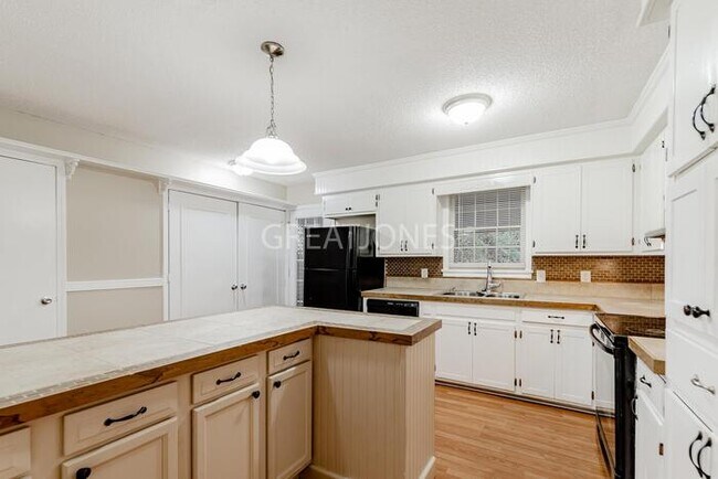 Foto del edificio - 78 Beacon Hill Rd