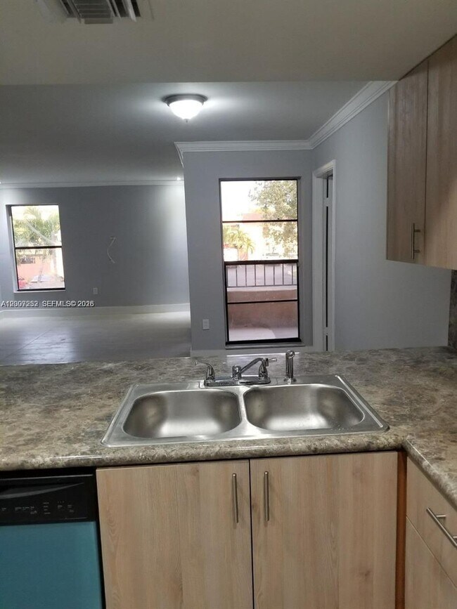 Foto del edificio - 10847 NW 7th St